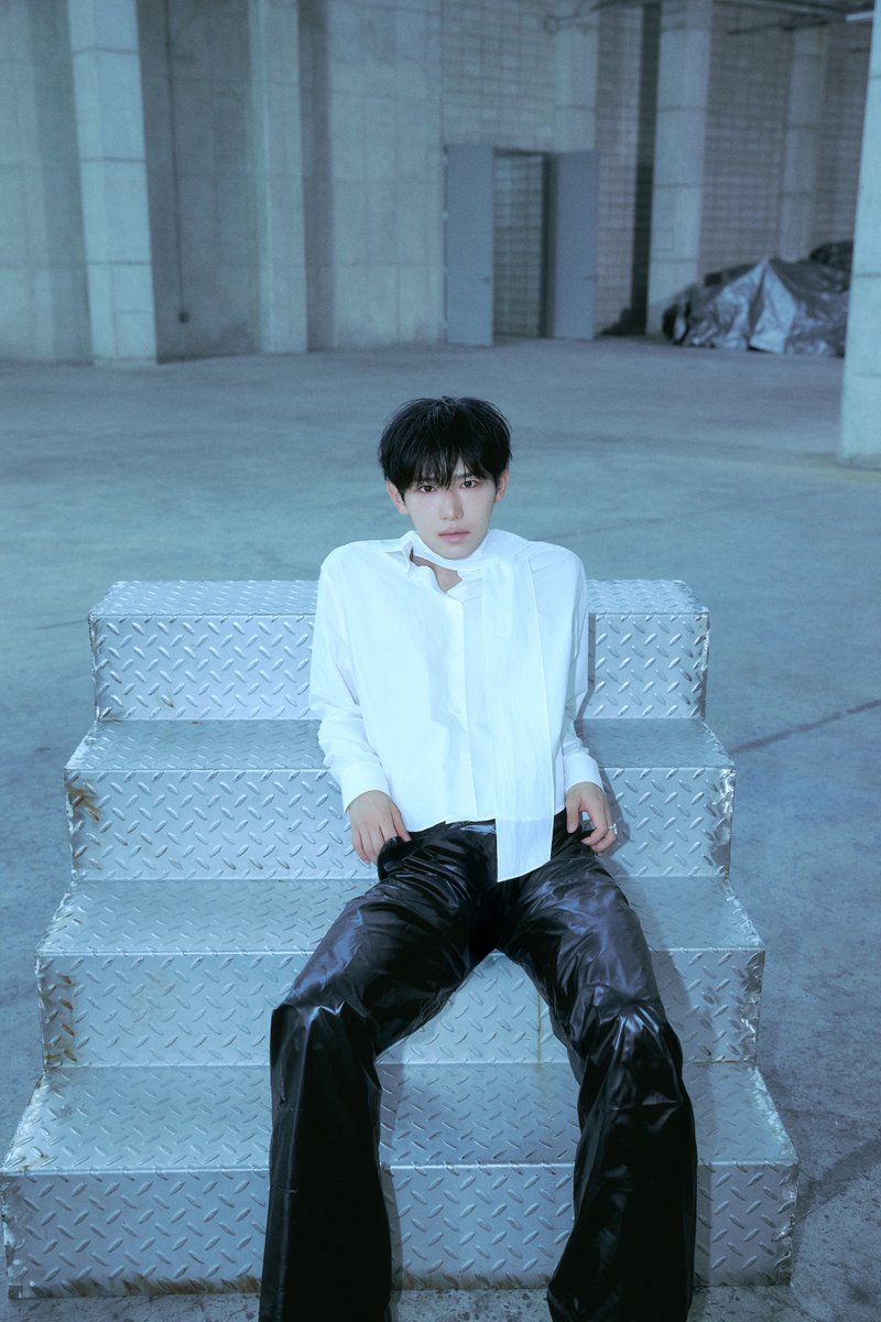 MODYSSEYWORLD's tweet photo. MODYSSEY The 1st EP
𝟸.𝙼𝚞𝚕𝚝𝚒𝚝𝚞𝚍𝚎: 𝙷𝚘𝚠 𝚆𝚎 𝙱𝚕𝚘𝚘𝚖

Concept Photo 2 : 𝚂𝚃𝙸𝙻𝙻 𝚂𝙰𝙸𝙻𝙸𝙽𝙶
#YICHEN #이첸

➤ 2026.10.12 6PM (KST)

#MODYSSEY #모디세이
#Multitude #HowWeBloom https://t.co/h1GAgHy1V5