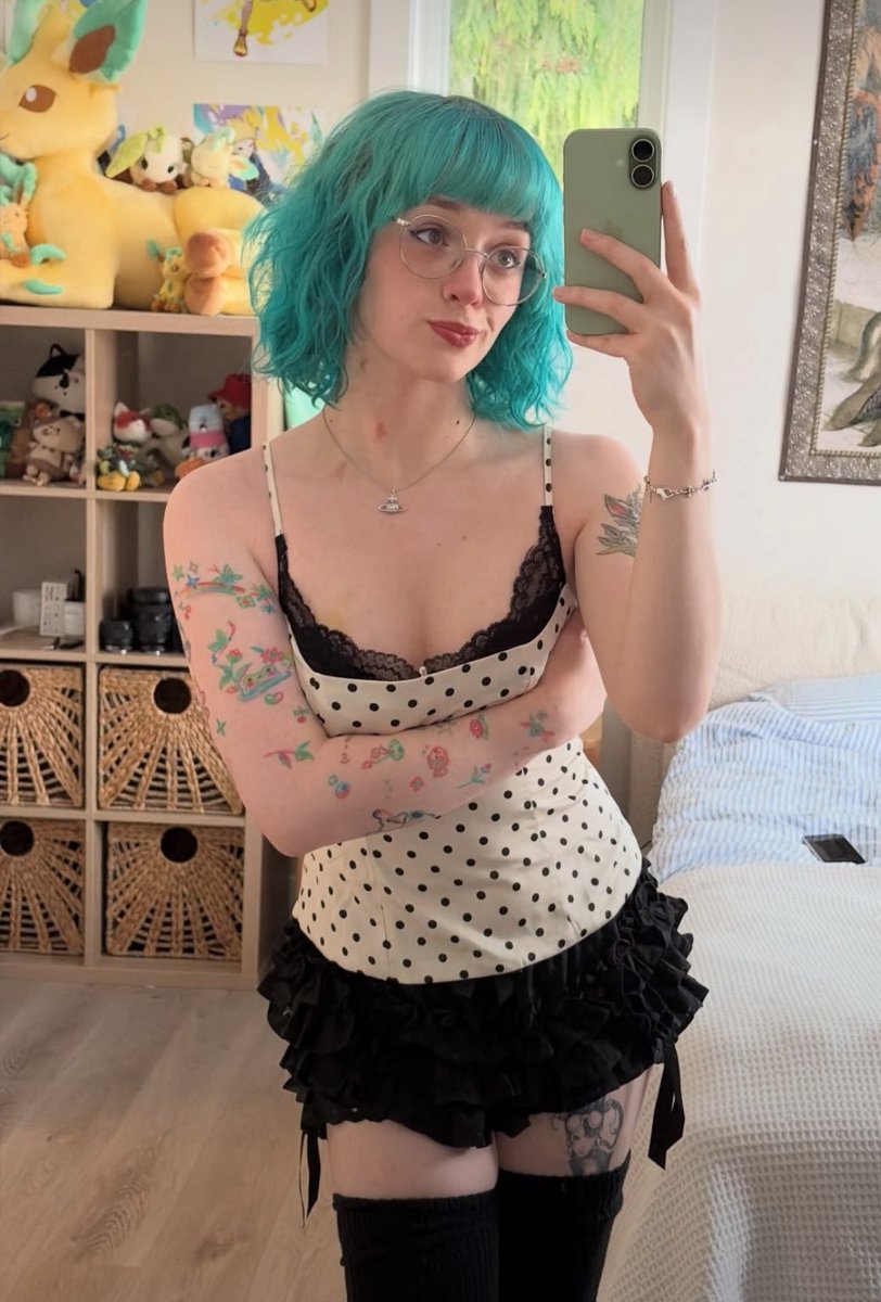 Pierbidxw's tweet photo. How do I look 👀 🏳️‍⚧️👅🥰 https://t.co/2vyTmxUtW2