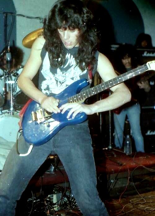 F3hvu6kKTYXcOAF's tweet photo. Rhythm is the most crucial element; without a solid sense of rhythm, one cannot produce truly valuable performances.

#AlexSkolnick
#BOTD🎂

Testament - The Haunting
Live at Dynamo Club, Eindhoven, 1987.
https://t.co/sS13rXKy1y… https://t.co/rxgNhBxMSv