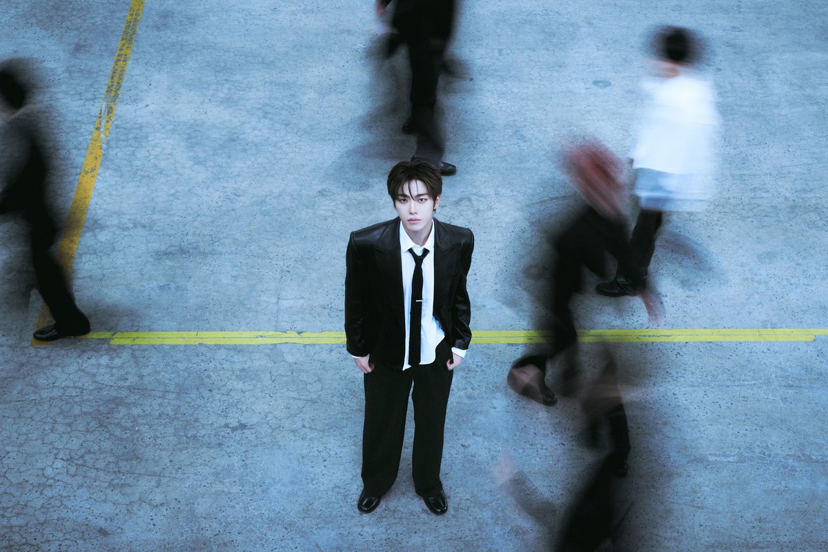 MODYSSEYWORLD's tweet photo. MODYSSEY The 1st EP
𝟸.𝙼𝚞𝚕𝚝𝚒𝚝𝚞𝚍𝚎: 𝙷𝚘𝚠 𝚆𝚎 𝙱𝚕𝚘𝚘𝚖

Concept Photo 2 : 𝚂𝚃𝙸𝙻𝙻 𝚂𝙰𝙸𝙻𝙸𝙽𝙶
#ROWAN #로완

➤ 2026.10.12 6PM (KST)

#MODYSSEY #모디세이
#Multitude #HowWeBloom https://t.co/AmMpzpPFPh