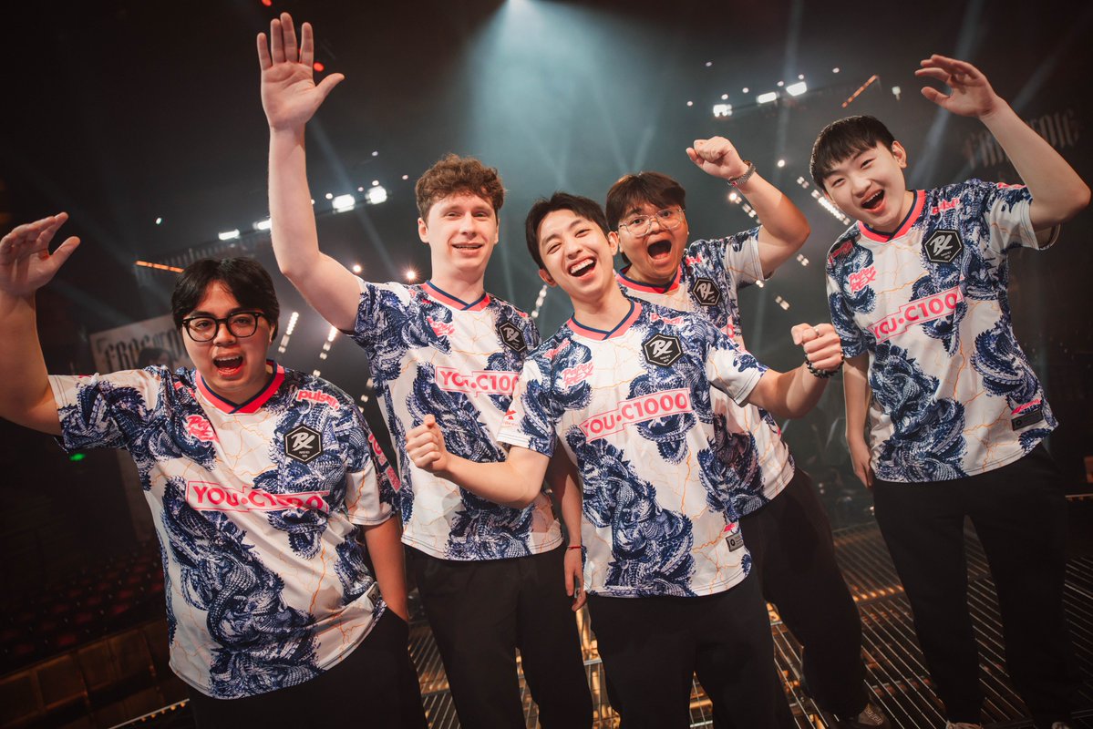 pprxteam's tweet photo. We're headed to the Playoffs of #VALORANTChampions Shanghai! 

GGWP G2, we take the match [2-1] 👊

Split: 9-13
Haven: 13-11
Lotus: 13-9

Playoffs begin on 7th October. See you then! #WGAMING https://t.co/n8jUwKoqYN