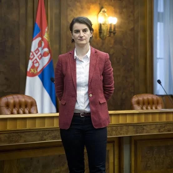 PolitlcsGlobal's tweet photo. 🚨🇷🇸 NEW: Serbia has become the first Balkan country to have an openly homosexual President 

Ana Brnabić became acting president after the resignation of Alexander Vučić https://t.co/3XAFwEhFB5