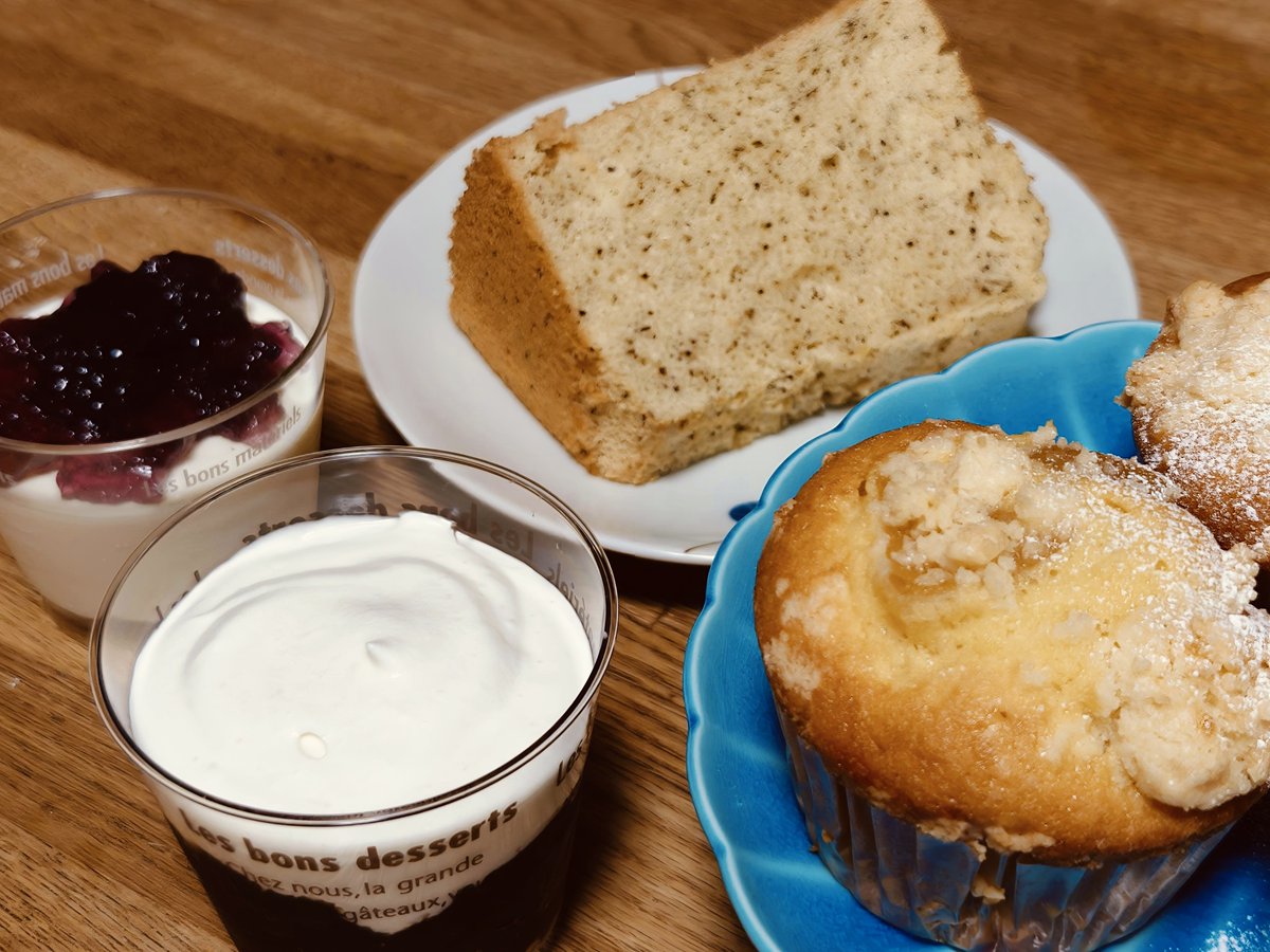 Hemulen6's tweet photo. 今回のコンセプトはビターな珈琲に合う大人な焼き菓子をリクエスト。後はピッコリーノさんにおまかせ https://t.co/nLeZc4AB9V