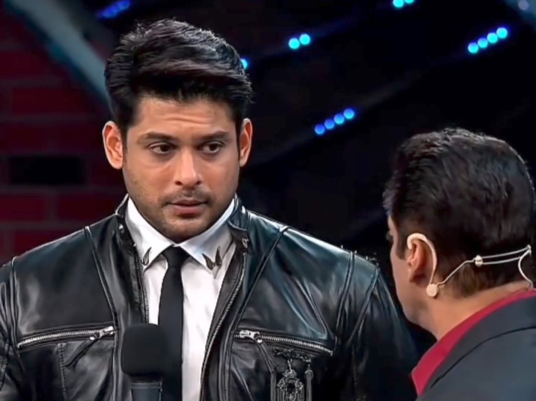 sidnazbest's tweet photo. 7 ICONIC YRS OF SID IN BB 
#Sidharthshukla ko pahli bar jab stage par salman khan ki samne baat karte huye dekha tabhi dil ne kah diya tha ye banda bb13 kal winner ho ga aur wahi hua https://t.co/IaLarZSEBf