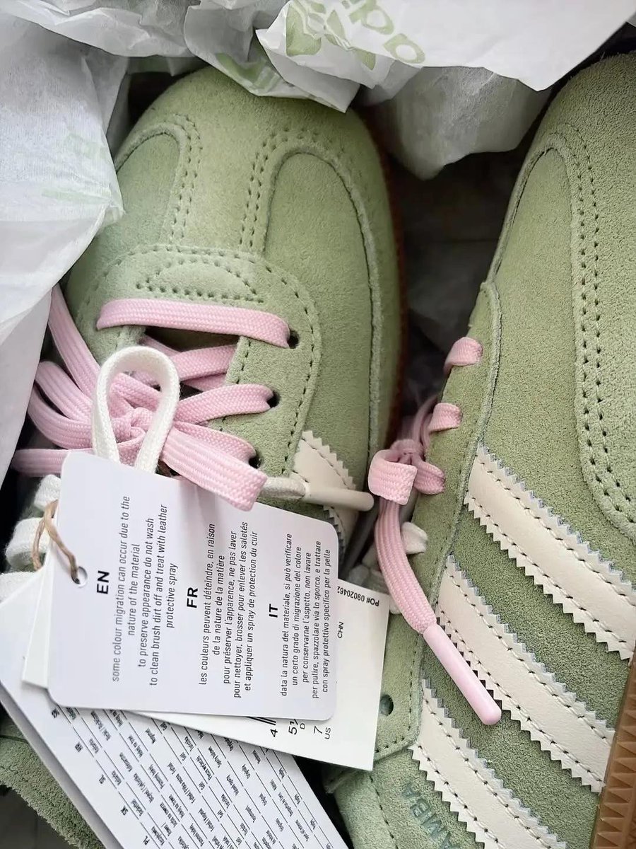 cuernvo's tweet photo. BARU LIHAT ADIDAS SAMBA MATCHA SELUCU INII!!? kaya es matcha strawberry 🥹💗 https://t.co/nUURTb4j6H