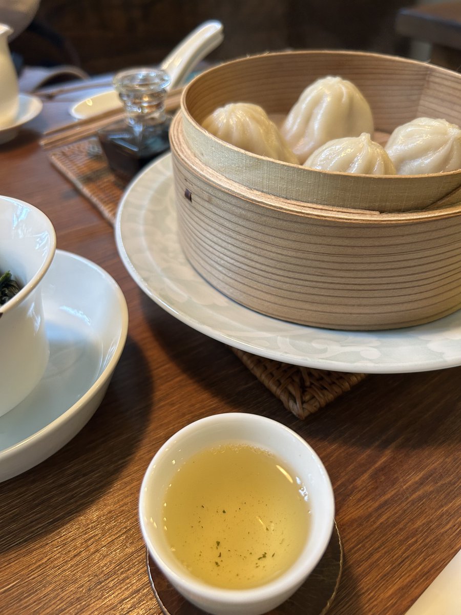 39_min_min_'s tweet photo. 今日は雨の日だったけど一日お出かけでリフレッシュ☔️🍵🛍️

のんびり空間でﾏﾀ~ﾘしてショッピングもして充実した日だった！！

ひじてんありがと🪽
＠alamode_snow https://t.co/U0LGyyi4xU