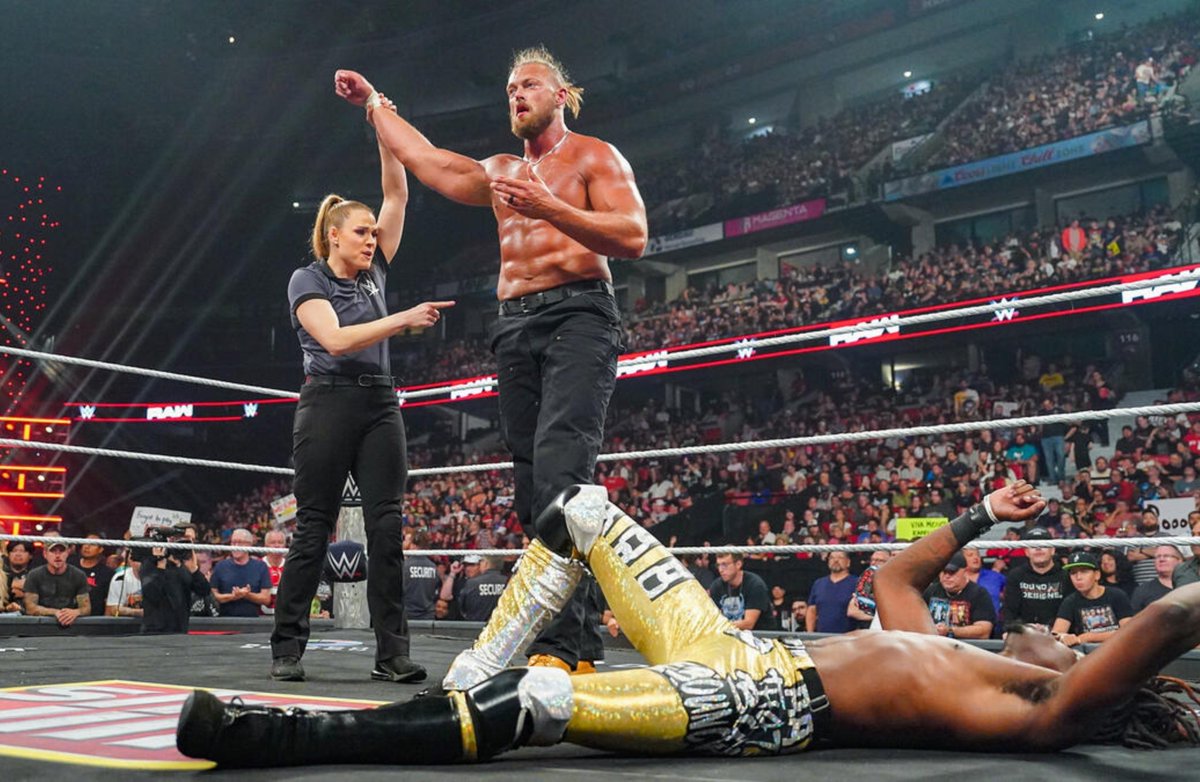 RomanEra0's tweet photo. If this is the end of Big Class’ singles run, the only wrestler he defeated on TV is Je’Von Evans.

WOW. https://t.co/s8hUEjOXVC