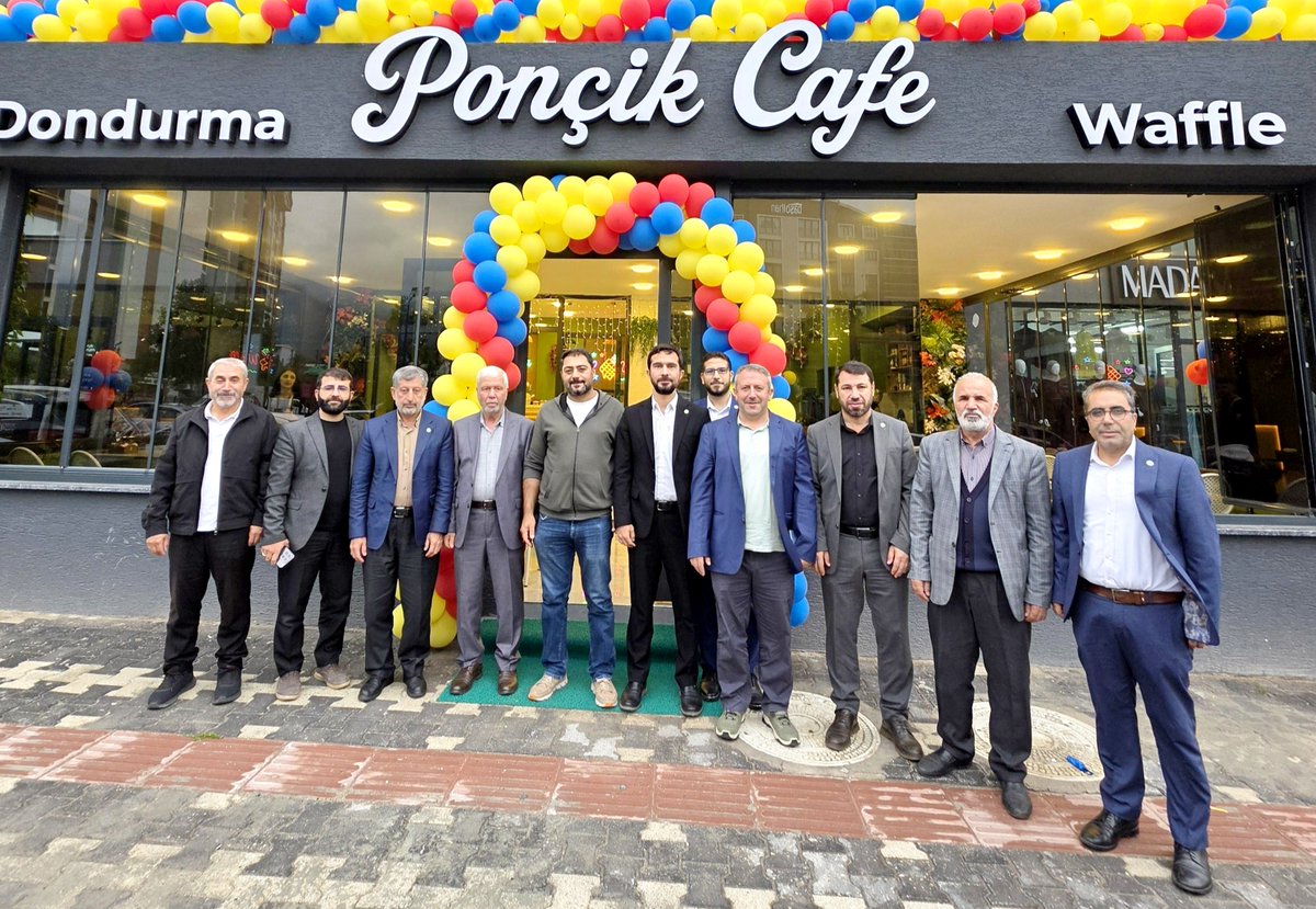 ZekiAras16's tweet photo. Yoğun programlarımız nedeniyle açılışına katılamadığımız Selçuk Öztekin kardeşimizin yeni dükkanına hayırlı olsun ziyaretinde bulunduk. 

Kendisine hayırlı, bereketli ve bol kazançlar diliyorum. https://t.co/RZA4nROjTB