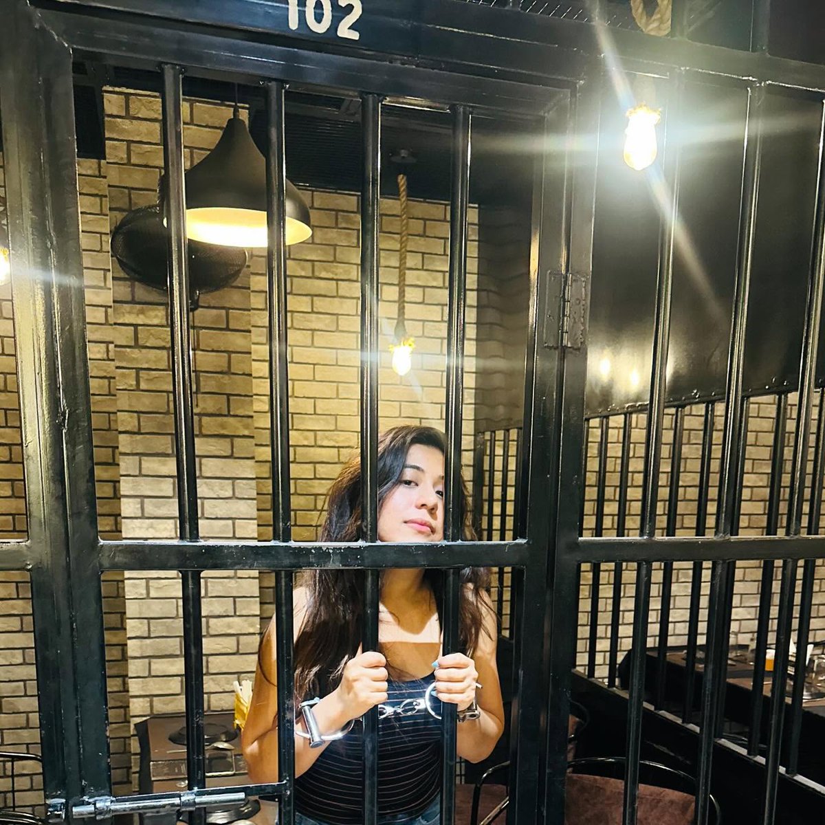 noramoore5js946's tweet photo. Outstanding editing skills with a hint of a jailhouse aesthetic. https://t.co/Td3wFsTYkI