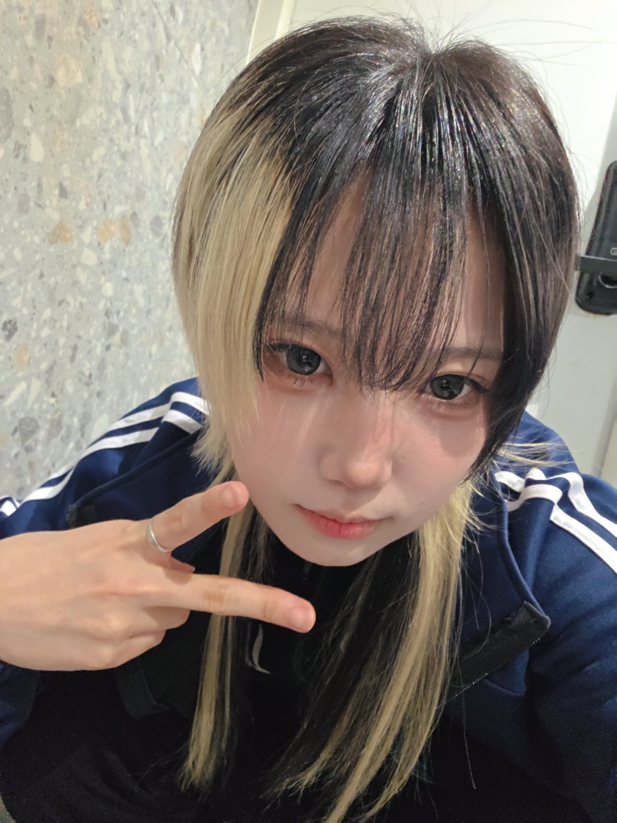 ban1_sama's tweet photo. 좋은 저녁이얌😁🫰 https://t.co/dMFvYRtEYh