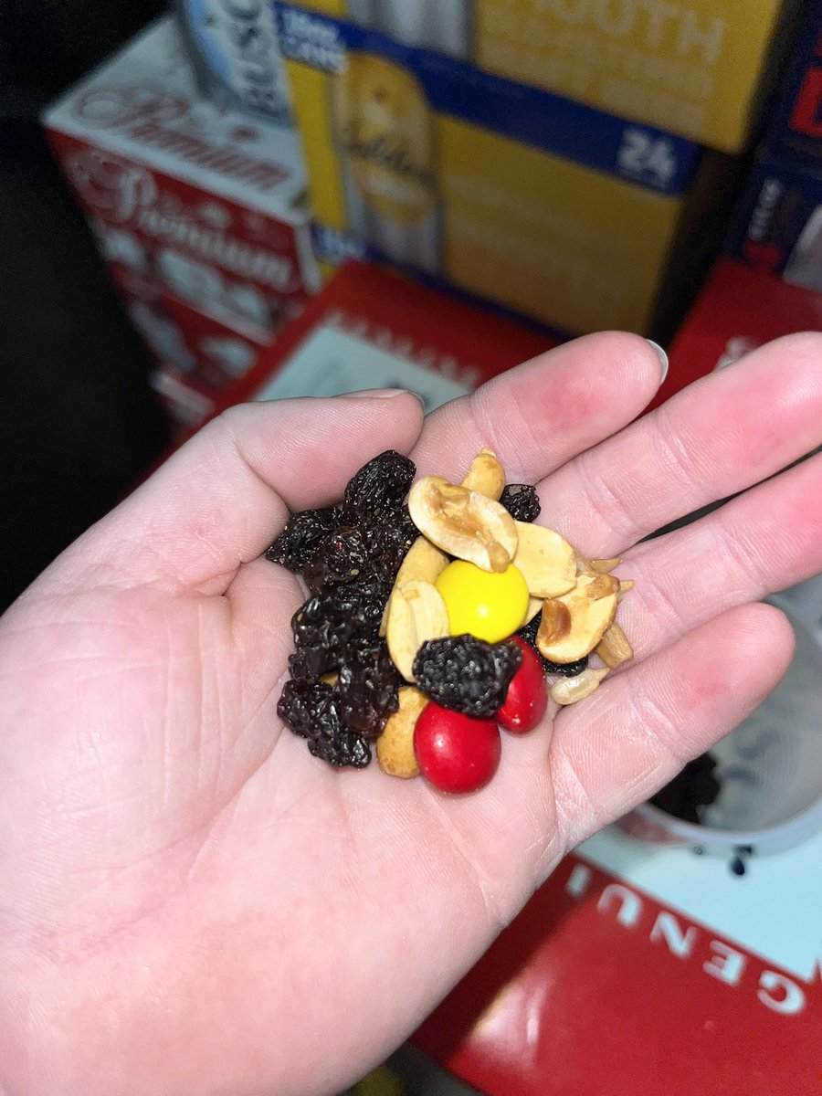KosmicRaves's tweet photo. like is this not a violent amount?! a few I could understand but why is my entire bag raisins https://t.co/OyYLfeCWxe