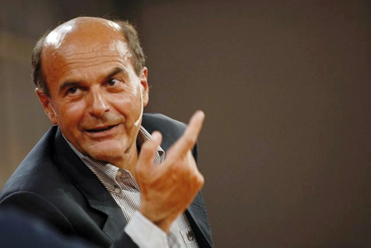 Marabolzano1's tweet photo. Stanno in blocco ricordando il compleanno di un vecchio puttaniere grande responsabile del disastro politico e morale dell'italia mentre a me piace ricordare e fare gli auguri ad una brava persona, di tutt'altro spessore. https://t.co/qSb0dDhtm6