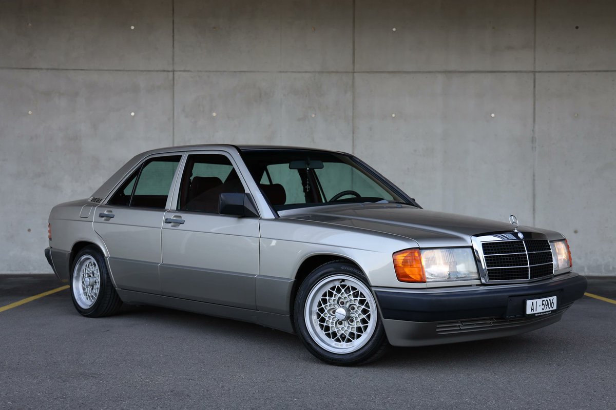 by_Lienhard's tweet photo. 1989 MERCEDES-BENZ 190E
Aktuell ist das Fahrzeug auf dem neusten Stand. Service sowie MFK wurden erst kürzlich im Mai 2026 vorgenommen.
CHF 11'900.–

©by Silas, 9010 St.Gallen https://t.co/5KGWaKgV9D