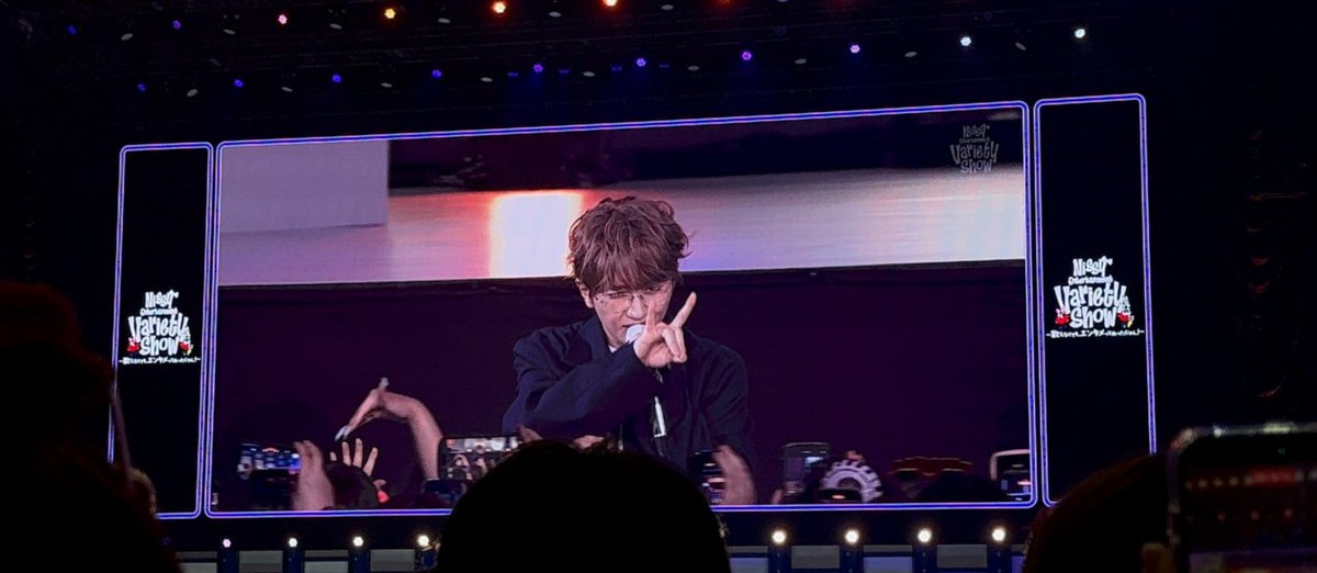 manonnissy's tweet photo. あと、大量のヲタク達を前に芸人さんがちょっと怖じ気づきそうになったら西が「うち（我々）は大丈夫ですから！」って言ってくれたのは、我々にとっての最高到達点であった。そうです、私達が界隈で信頼度No.1の品行方正な西ヲタです。自己肯定感が人生MAX刻んだ。

#NBE https://t.co/SxL5SVU7xC