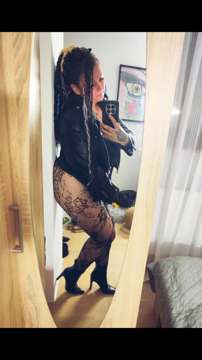 CrnaRuza69's tweet photo. "Not every rose is harmless. 🌹🖤"

Some have thorns – and some leave marks. 😈🔥
#DarkFeminine #WildBeauty #QueenEnergy #18Plus #NSFW #Onlyfans #Loyalfans #SexyContent #18PlusContent #LinkInBio https://t.co/xATzzZx8CF