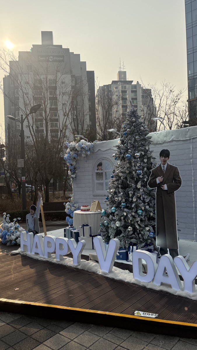 vcutseye's tweet photo. coreia aos olhos de uma taehyunga https://t.co/ngGckmiVZE