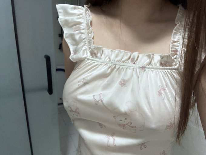 wafflesisbea's tweet photo. 真的有人看ai黄片打飞机？ https://t.co/dprwZsu71u