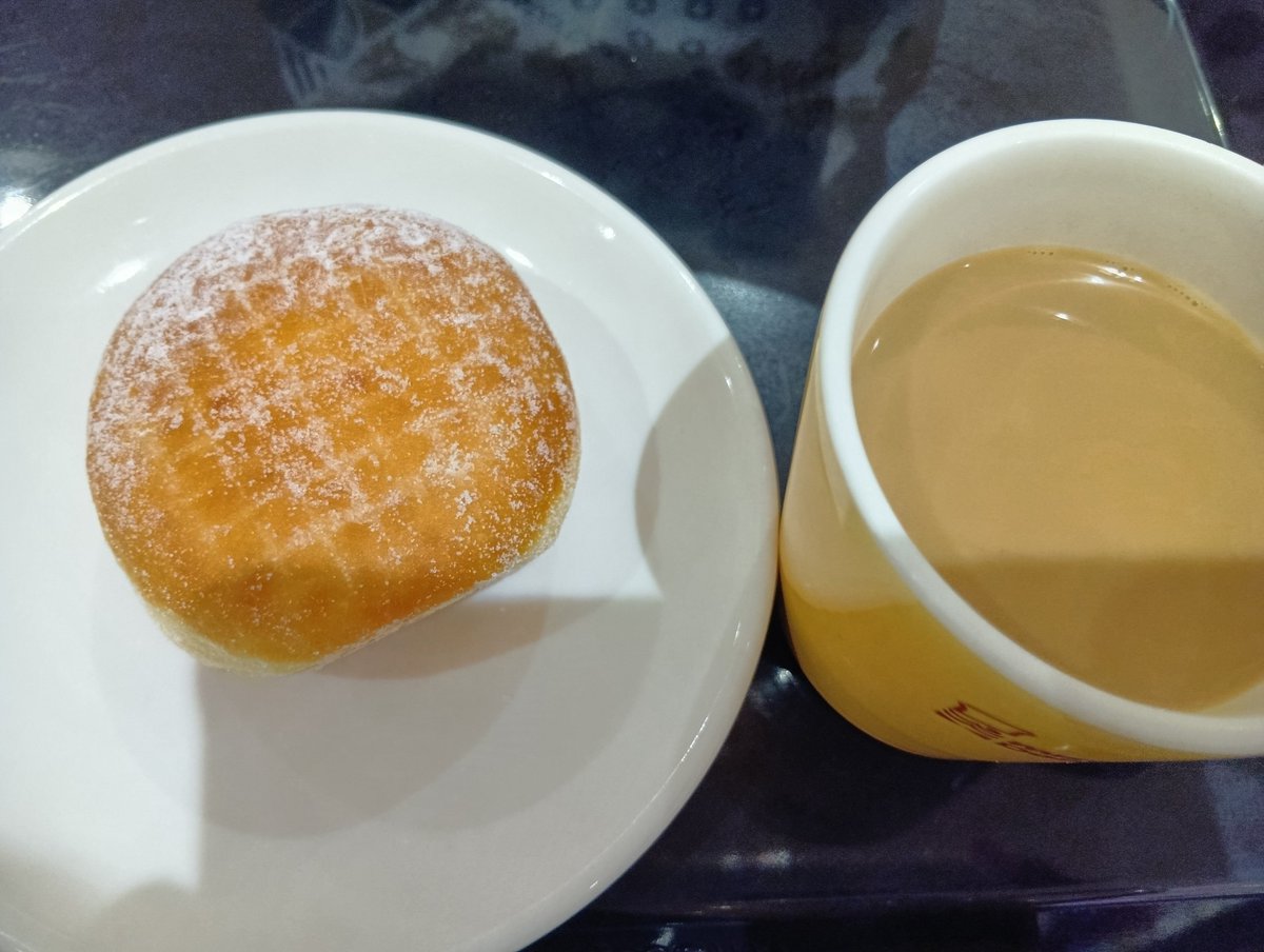 nonki_mama's tweet photo. ミスドで一服😋＃カフェ https://t.co/2dChp4m35E