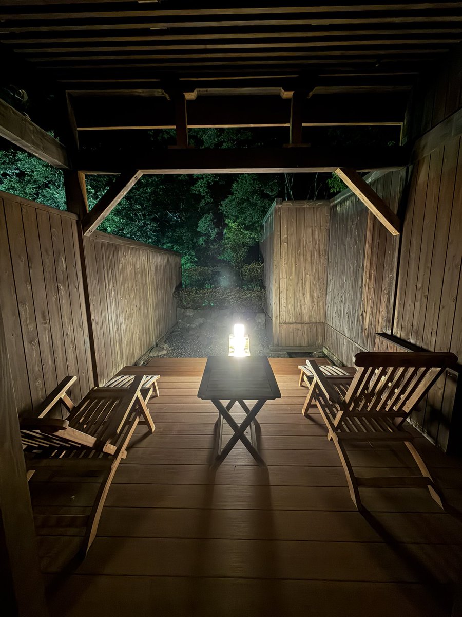 onsen_mami's tweet photo. 磐梯熱海温泉 守田屋♨️の貸切風呂 森のかくれんぼ🌳休憩スペース付きの露天風呂で、個人的には3つの中で1番好きな貸切風呂でした!!! https://t.co/rDmOkBSKed
