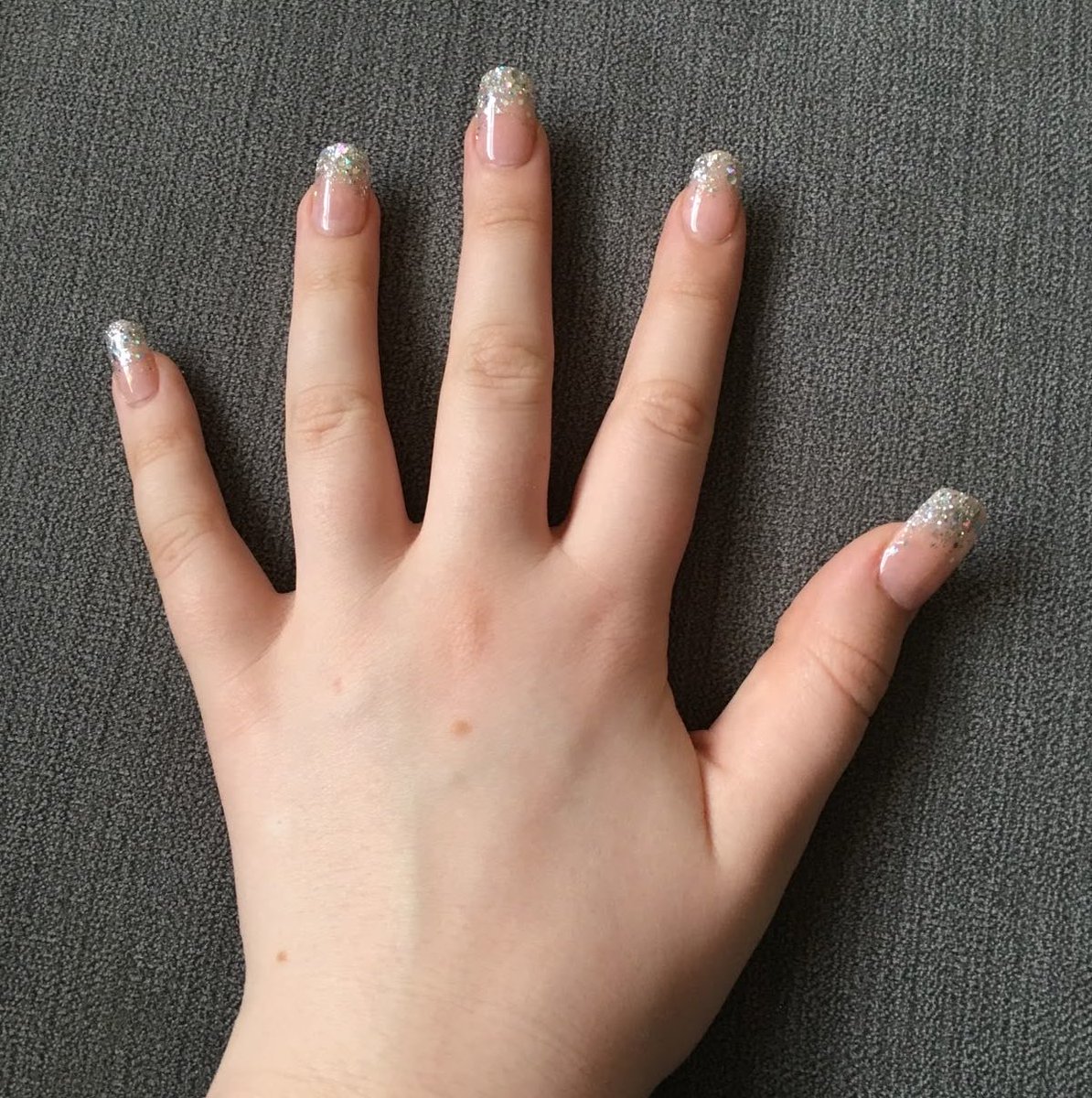 diaryibie's tweet photo. proof that kg matter even for your hands appearance. https://t.co/Ypi1L7z4pi
