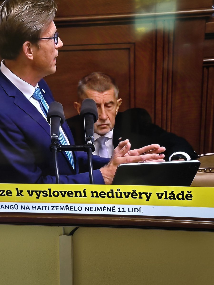 Willien74564217's tweet photo. Vidíte tu malou skrčenou odpornou krysu @AndrejBabis ??? Tak kvůli ní je dnešní mimořádná schůze. Nic se mu ale nestane, protože krysy 2.řádu @KarelHavlicek_ @alenaschillerov @petr_macinka @tomio_cz stojí pevně za ním. https://t.co/f8XoIt5OIe