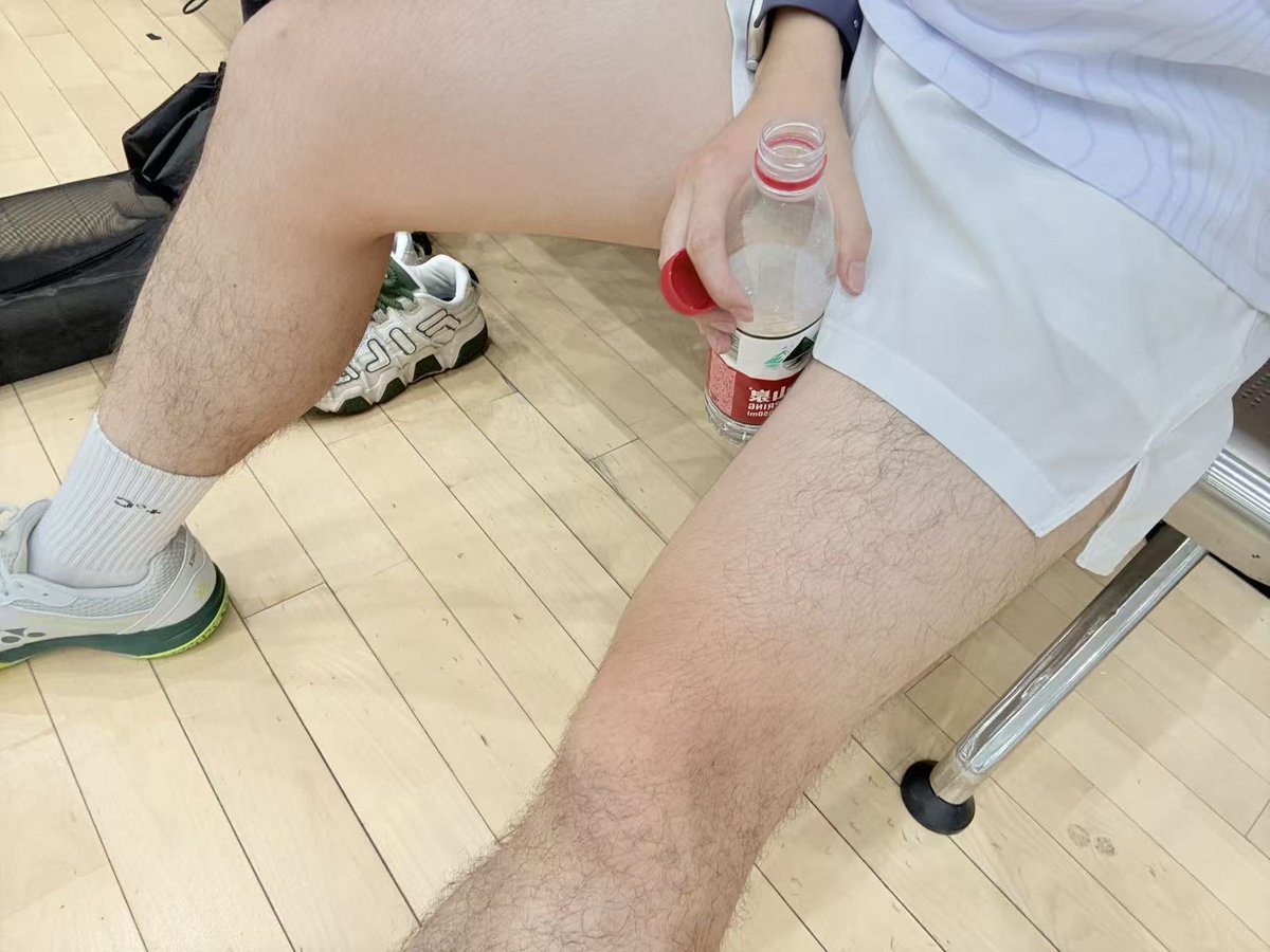 Yang421083's tweet photo. 苏锡常有没有打球的🌈群啊 https://t.co/UeNnKXlIsM