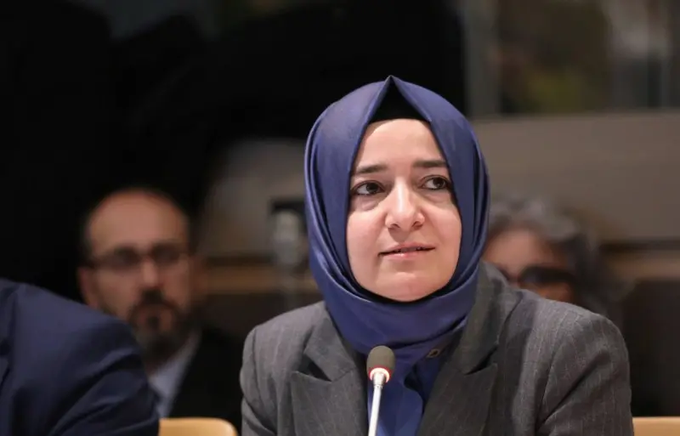 zekibahce's tweet photo. 🔴 #SONDAKİKA 

Fatma Betül Sayan Kaya 2,2 milyar lirayı iade etmiş

(Ekonomim Gazetesi)

560 milyarı götürenlerin de iade etmesini bekliyoruz https://t.co/HmSsT26YGc