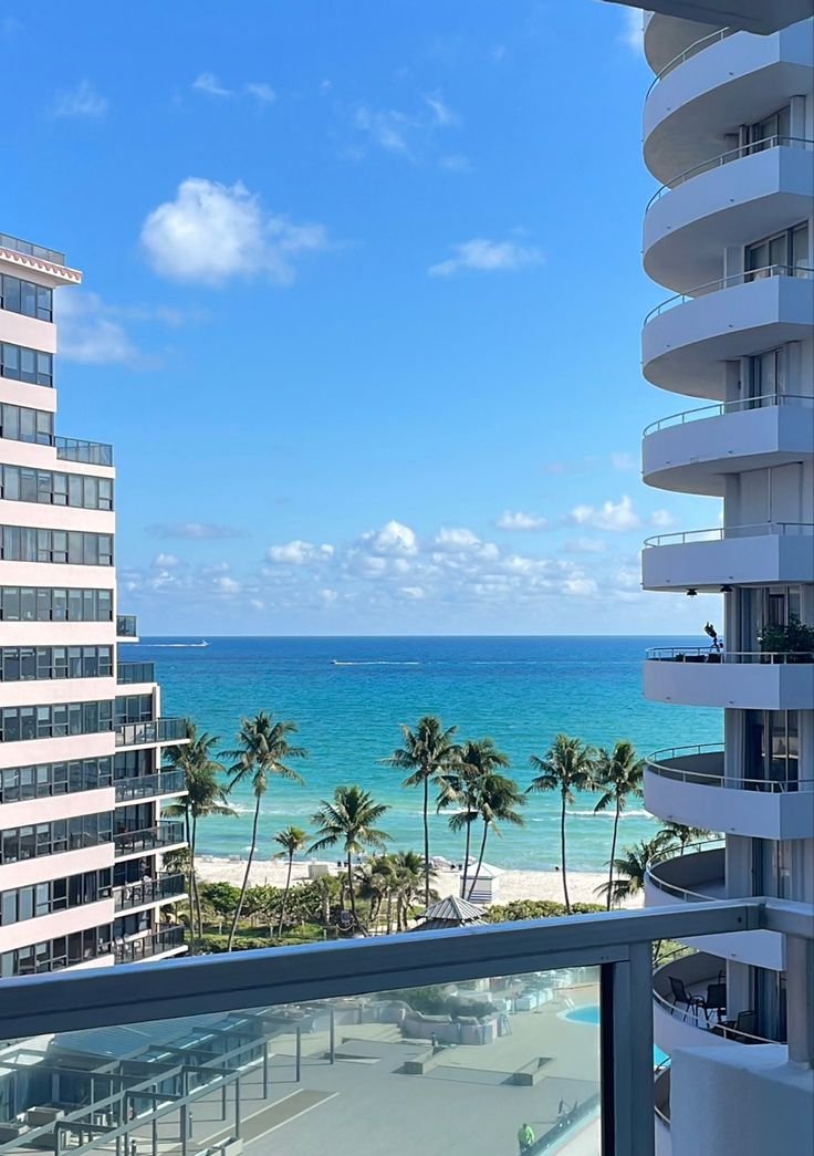 echoesofworld's tweet photo. Miami https://t.co/UgSjfFgfXJ
