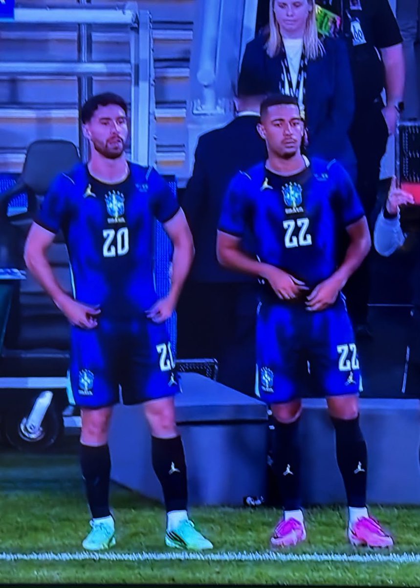 radiomellao's tweet photo. Martinelli entra em campo pela Seleção Brasileira.... https://t.co/oFz7rD6zy4