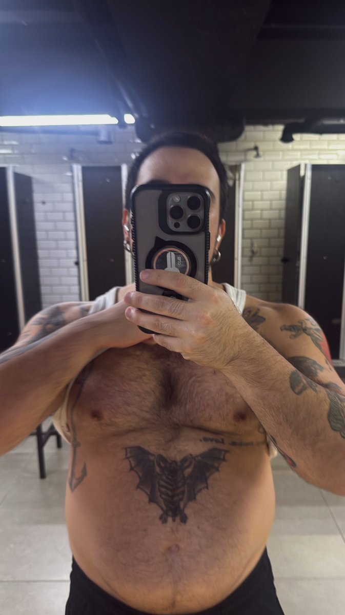 jputssss's tweet photo. é nesse site que dizem que gostam de homem com barriga? https://t.co/LRZAG4FsKP
