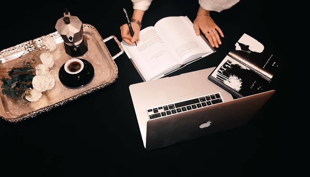 hazelcarterbqi5's tweet photo. Coffee, time, and heartbreak https://t.co/8gVpEggEOc