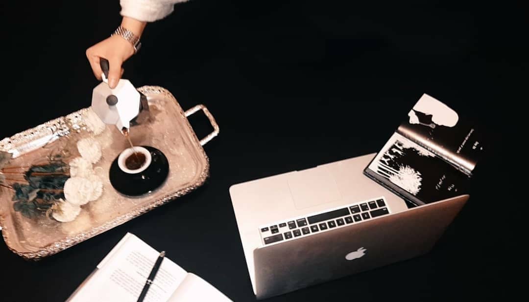 hazelcarterbqi5's tweet photo. Coffee, time, and heartbreak https://t.co/8gVpEggEOc