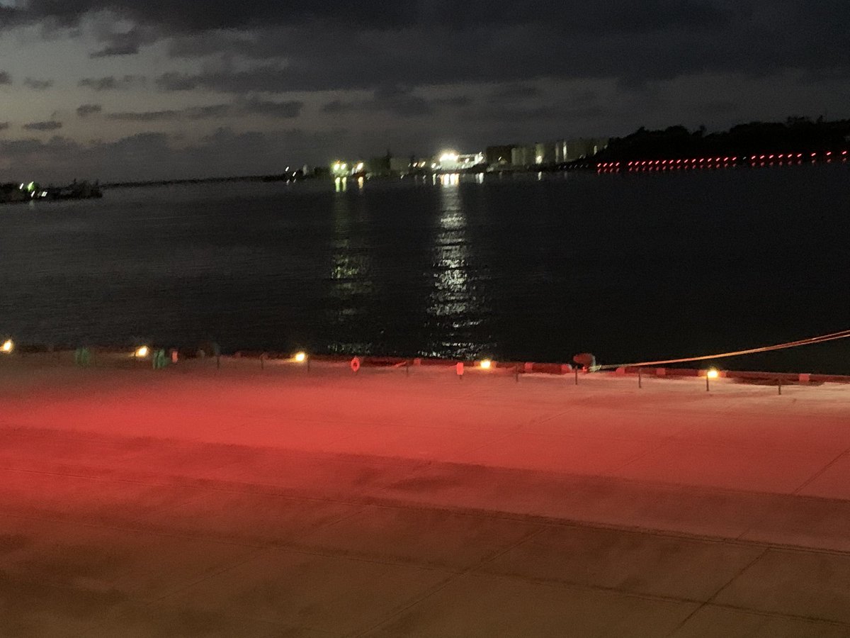 sarasa21130's tweet photo. 夜の海✨️ https://t.co/AM1ZeWB4pa