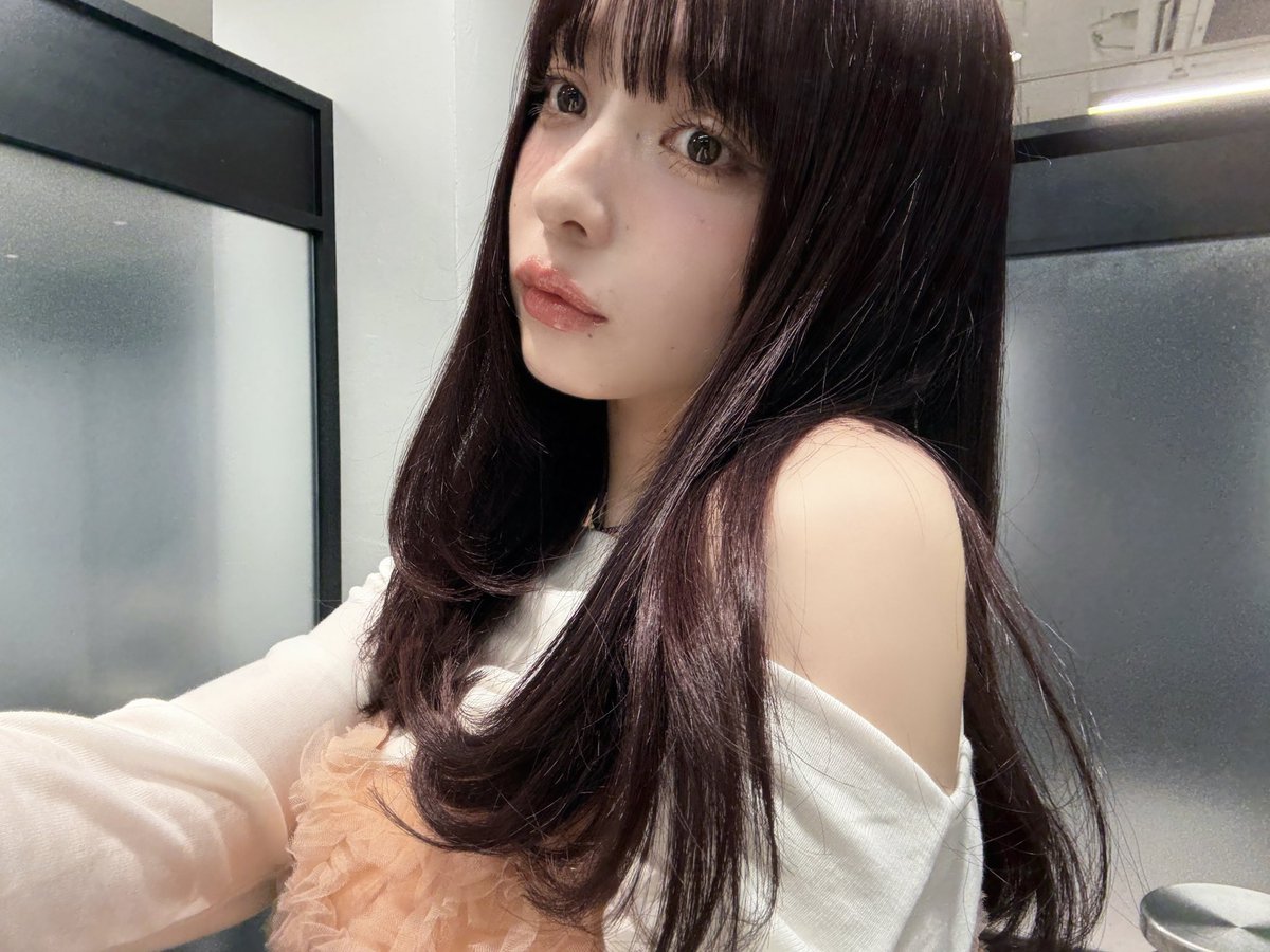 coco_akaneC's tweet photo. 暗い髪 お好みですか🐈‍⬛ https://t.co/Z0q6AfBzAQ