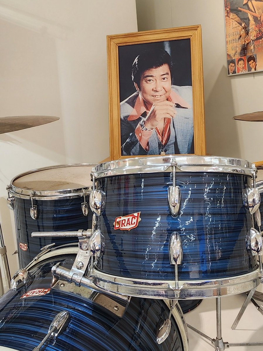 chobin_daily's tweet photo. 今日は石原裕次郎デビュー70周年記念展「石原裕次郎と日活スターたち」に行ってきました

『嵐を呼ぶ男』のドラムなど、日本映画黄金期の中心となったスターたちが作中で実際に使用されていた小道具や台本、貴重なポスターが展示されていて充実した内容でした✨

#石原裕次郎
#日活 
#映画
#映画好き https://t.co/pFoVCon94g