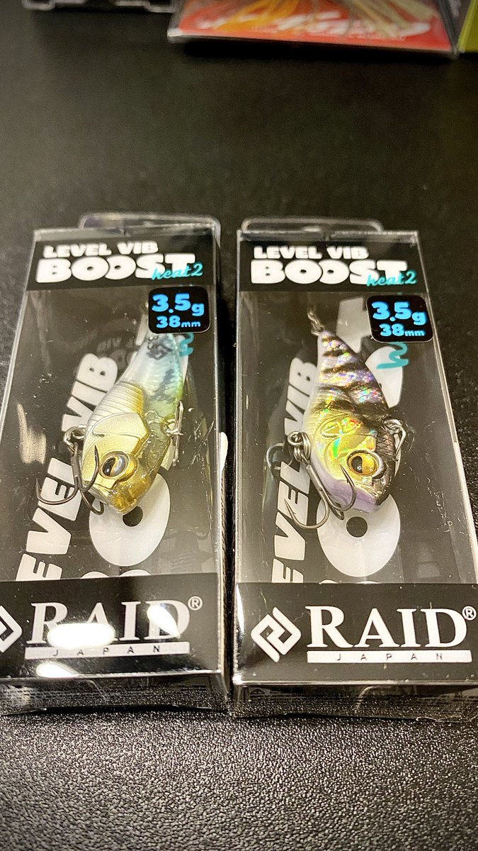 FHS_Owner's tweet photo. Raid JapanのブーストがRe:ニューアル‼︎
Level Vib Boost heat2 
レベルバイブ ブースト ヒート2‼️
とりあえずお試しで3.5gを購入
あとディスタイル インタレストミノー70SF
エバーグリーン DゾーンFRY
イマカツ ジレンマ60スティープ着弾‼️
#レイドジャパン #DStyle #バス釣り https://t.co/sbXmXtACf1