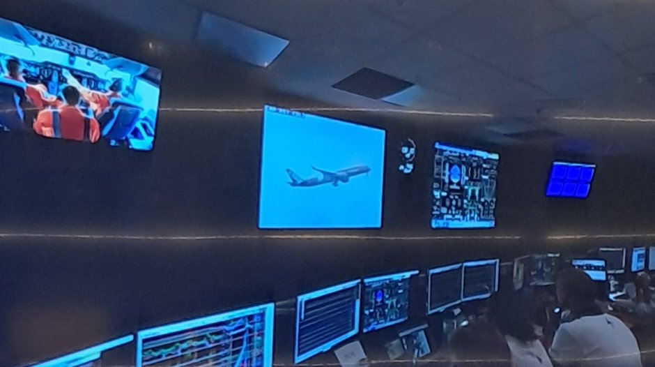 airdispatch's tweet photo. Airbus Telemetri Odası, bugün.
Airbus Telemetry Room, today
#Airbus #AirbusA350F #MaidenFlight #TelemetryRoom https://t.co/udL0MvkyrZ