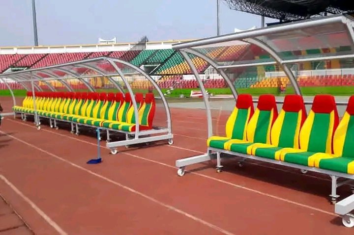 DRCPF1's tweet photo. 🚨Le match entre le Congo 🇨🇬 et le Cameroun 🇨🇲 se jouera à huis clos, comme annoncé dans nos précédentes publications.
#Can2027 #Caf 

@DRCPF1 https://t.co/BjinWaWV3n