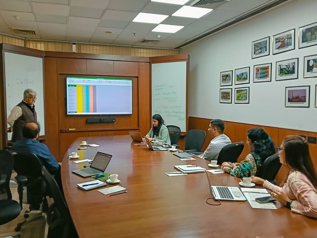 HEGAMofficial's tweet photo. HEGAM's leadership team convened on 25th September for a workshop on Sustainability Strategy and Materiality Leadership, defining our vision, prioritising material issues and setting the roadmap and ownership to act on them.

#ProgressIsMaterial #Sustainability https://t.co/mWCtIHSusK
