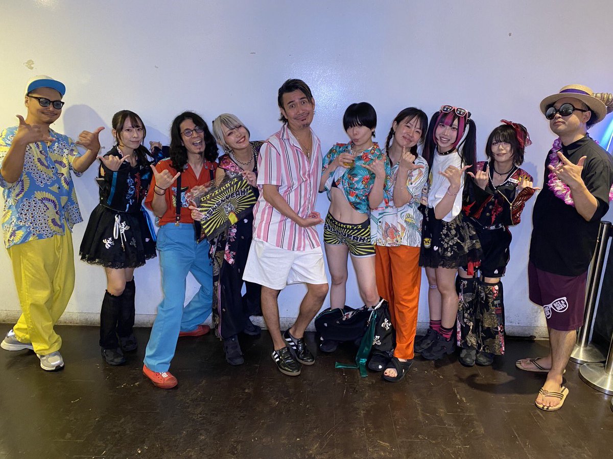 tkmongoose's tweet photo. 昨日は四谷でにっぽんワチャチャと2MANでした！！すんげー楽しかった。久しぶりにビール飲んだ！！ 
おちんちんパンツ沢山買ってもらえたし、夜中に通販でも注文来てビックリ！！
大相撲九月場所終わって少し寂しかったけど、めちゃくちゃ元気もらえた1日でした！
皆さん、ありがチョメ～！！ https://t.co/ijRQqvYprb