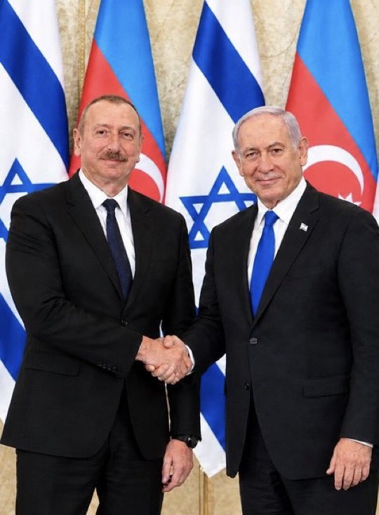 elifideali's tweet photo. 🔴 Azerbaycan’da okullardaki başörtüsü kısıtlamalarına karşı çıkan ilahiyatçı Abgül Süleymanov, 30 gün hapis cezasına çarptırıldı. https://t.co/LmCGN6dU6C