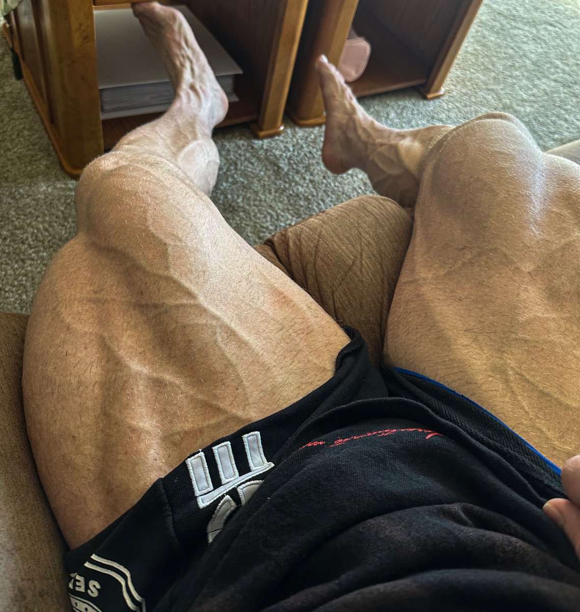 Blueishuge's tweet photo. Whose head wants to be squashed 

#muscleworship #veins https://t.co/vhbI10UJrl