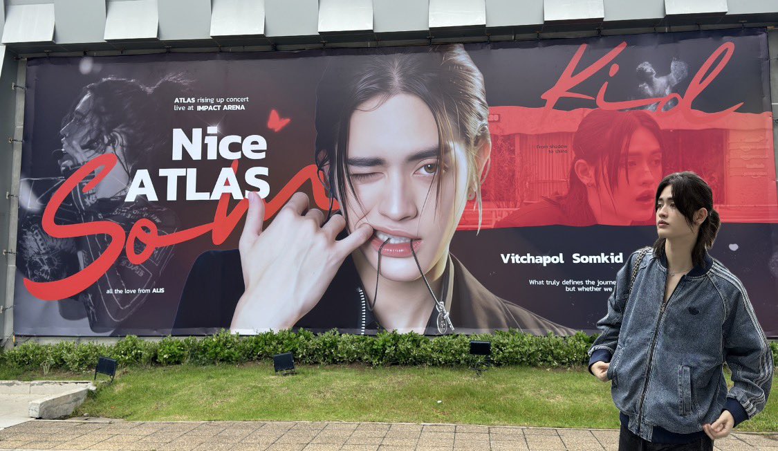 SaRaMainNice's tweet photo. ไนซ์ : คือผมตั้งใจว่าช่วงที่ไปนอนอิมแพค จะไปเก็บโปรเจค ถ่ายรูปกับป้ายทุกอัน แต่ด้วยพอน้ำท่วม พวกผมออกไปจากอิมแพคไม่ได้ แล้วก้ทีมงานมาไม่ได้ ทำให้ซ้อมไม่ได้ ยิ่งเลทกันเข้าไป กว่าจะซ้อมเสดก้เช้าแล้ว

ฉันจะพาแกไปเก็บโปรเจคเอง☺️ #NiceAtlas https://t.co/NUinu5w0c6
