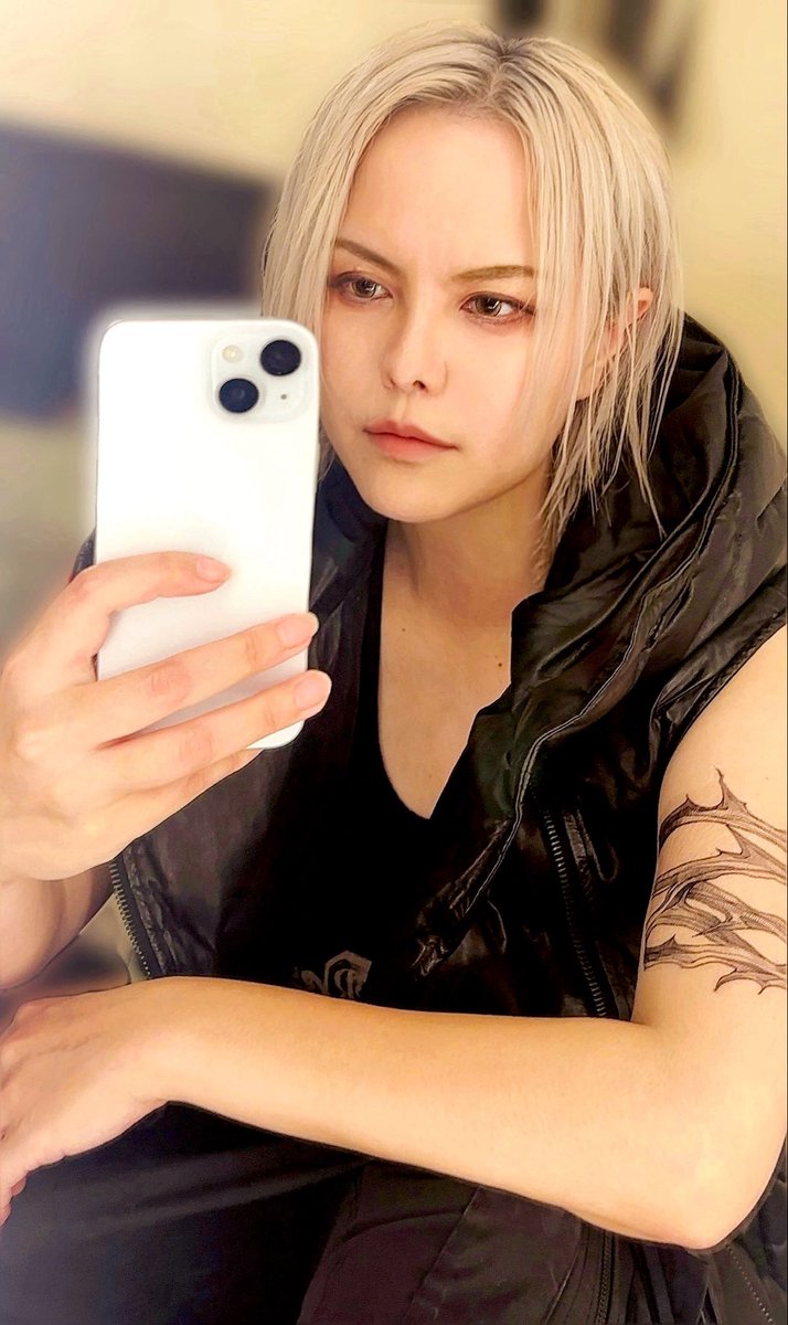 mirume_0826's tweet photo. サマソニのhydeさん‼︎
久しぶりにメイクしてみた。 https://t.co/FJ0lU3qndG