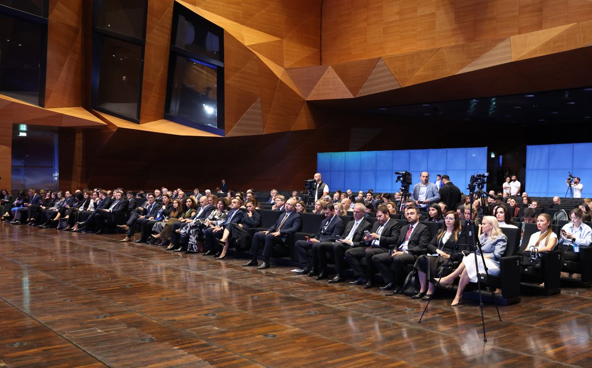 azpromoaz's tweet photo. “Yeni investisiya istiqamətləri: daşınmaz əmlak, turizm və şəhər inkişafı” mövzusunda panel sessiya keçirilib.

Ətraflı - https://t.co/R5HBufXP0a

#EconomyAz #AZPROMO #AIIF2026 https://t.co/yMzo6Y6a00