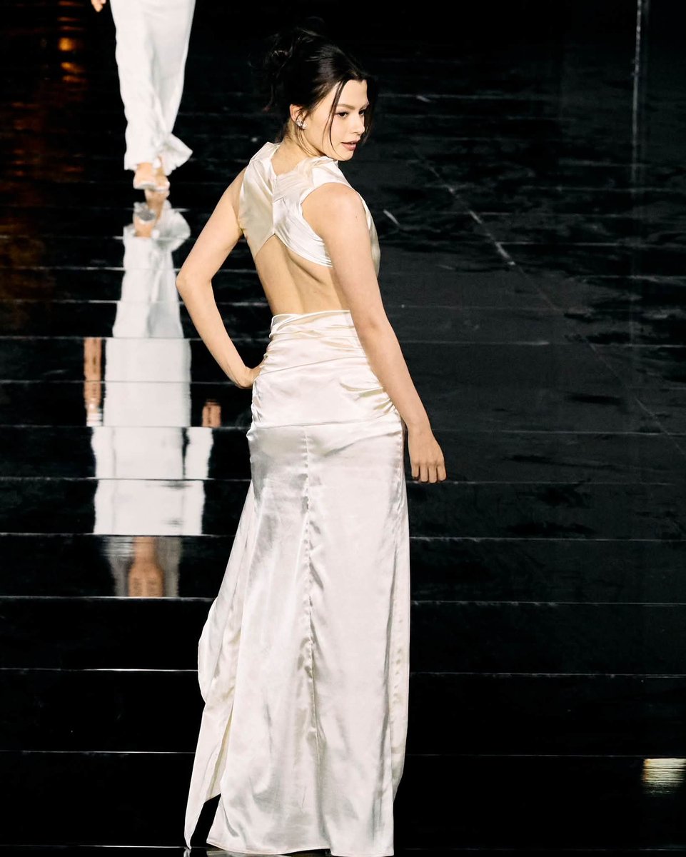 pangmak2026's tweet photo. ปังมาก!
"ณิชา–เบ็คกี้" ร่วมถ่ายทอดพลังความงามในแบบฉบับตัวเอง บนรันเวย์ “Le Défilé L’Oréal Paris”
#WALKYOURWORTH #LOrealParisTH #LEDEFILELOREALTH2026 #ณิชาณัฏฐณิชา #LeDefileLOrealParis2026xBecky
#beckysangels #BeckyArmstrong
#RebeccaxLOrealParis https://t.co/ZuaEnkyKxA