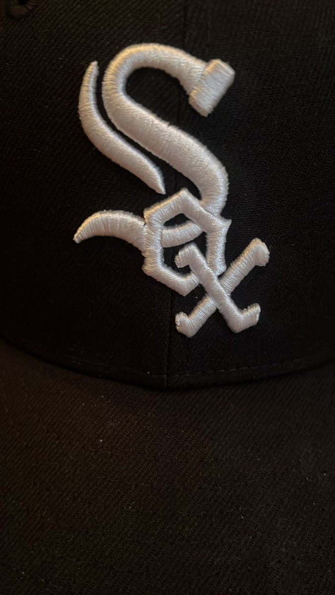 bigdogsong's tweet photo. let’s go white sox! https://t.co/sb5o7tIi0A