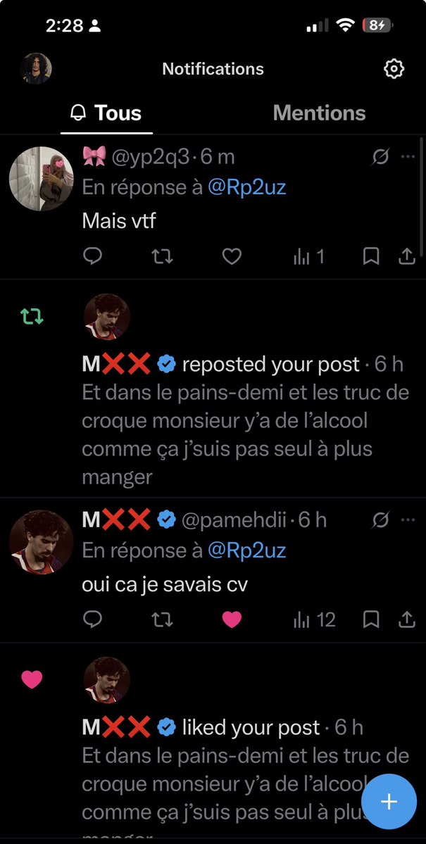 Rp2uz's tweet photo. Elle m’insulte après elle me bloquer cette grosse folle elle a de la chance j’allais la débiter https://t.co/tlO6UhOhBG