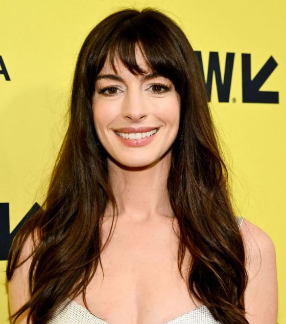 USACelebHub's tweet photo. 🎬 Who is Anne Hathaway?
Explore her biography, age, career, Oscar win, famous movies, net worth, awards and 2026 projects in our complete guide:

👉 https://t.co/ebBvUw3yO7

#AnneHathaway #AnneHathawayBiography #AnneHathawayMovies #usacelebhub https://t.co/87eH7r7osw