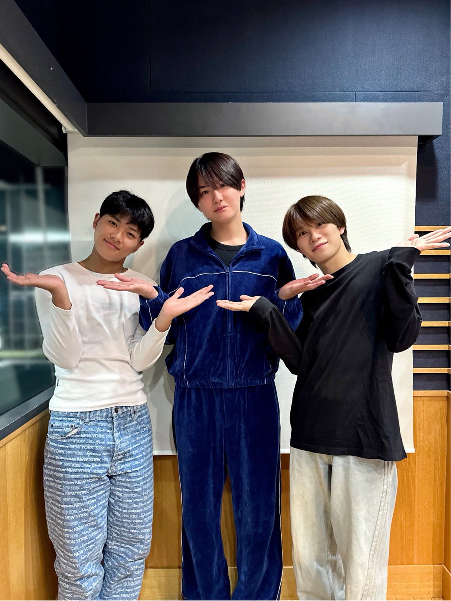 jr_official_X's tweet photo. 【 Radio📻 】

今週の『 #カンバリ！』は...🌃

前半は #嶋﨑斗亜 がひとりで🎙️💨
後半は #伊藤篤志 と #濱出顕斗 が加わった3人でお届けしました💬💬💬

お聴きいただいた皆さま、ありがとうございました🌟

#関西ジュニア #Boysbe https://t.co/au0MquJYPU